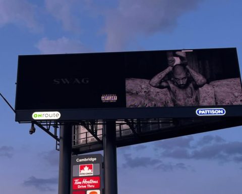 Justin Bieber's Album Swag Surprises Fans Worldwide