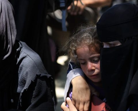Gaza Civilians in distress