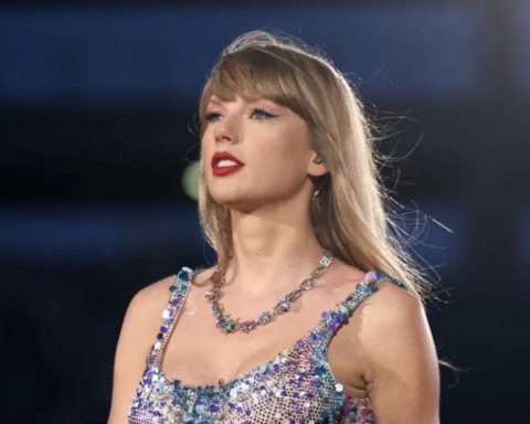 Taylor Swift Unveils The Life of a Showgirl Album