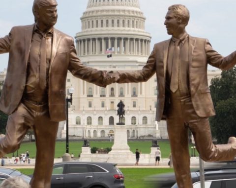 Trump-Epstein Statue Removed from National Mall