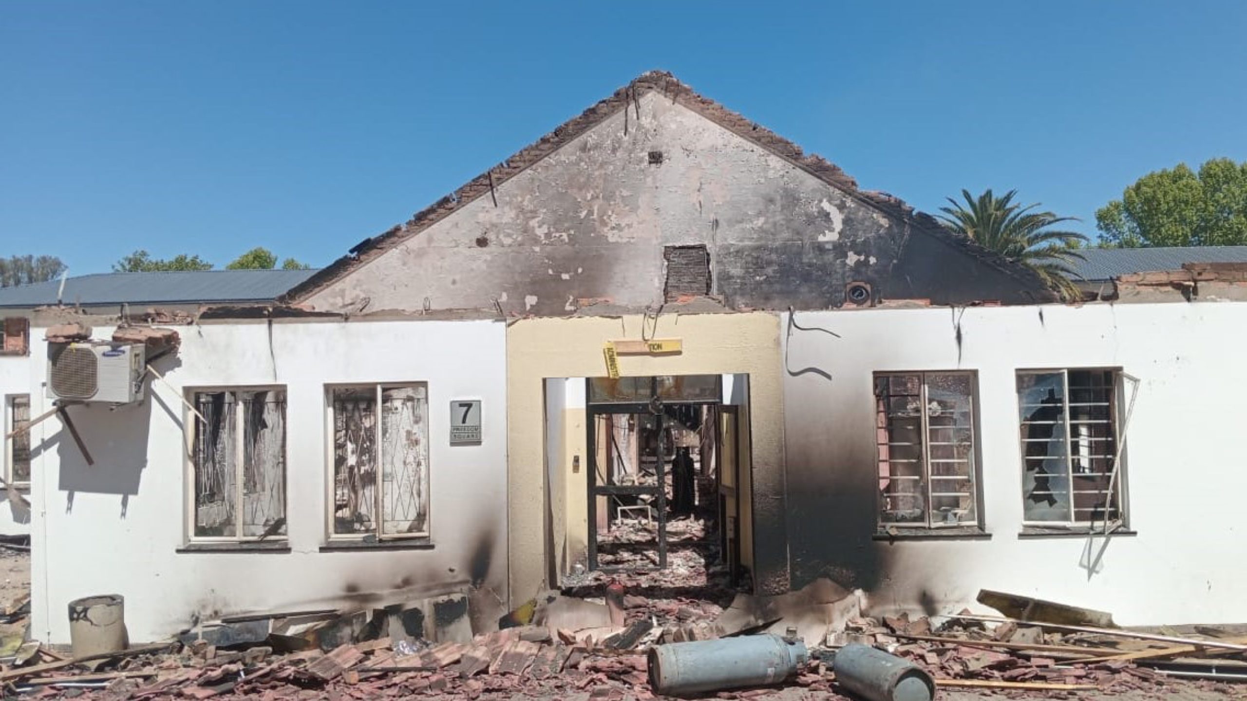 fort-hare-protests-fires-shutdown-sponsored-violence