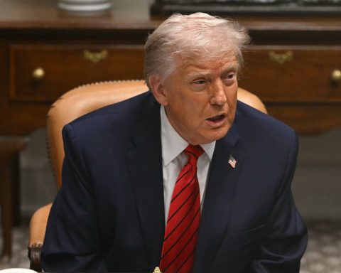 US Buys Boeing Jets for Trump Deportations